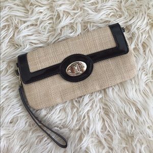 NWOT Ann Taylor Straw Clutch
