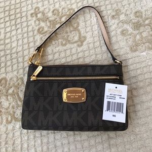 Michael Kors large jet set wristlet