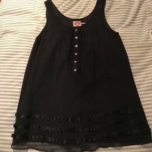 Adorable juicy couture top with ruffles