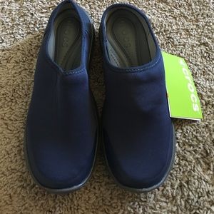 Women's size 6 Crocs