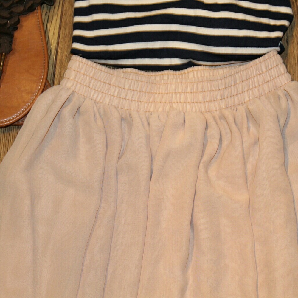Nude short skirt!