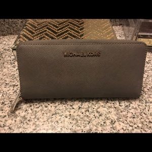 Michael kors wallet/wristlet