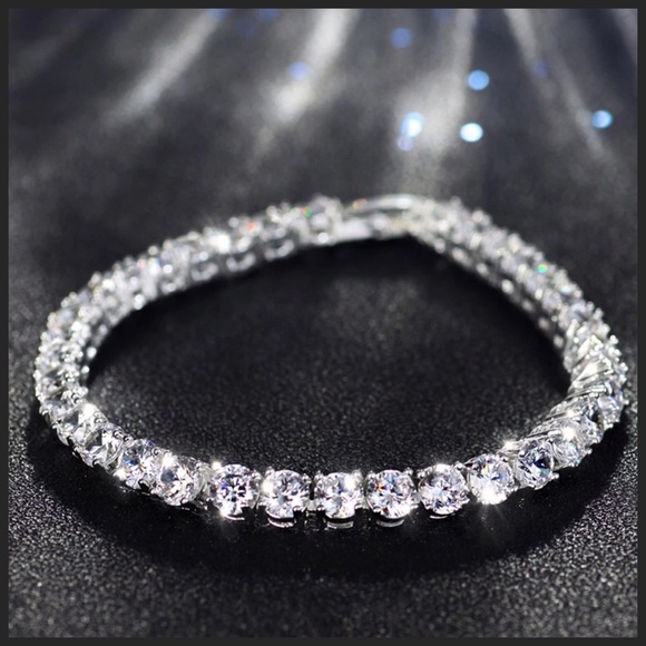 🎁 Swarovski Crystals Silver Tennis Bracelet .25K - Picture 2 of 7