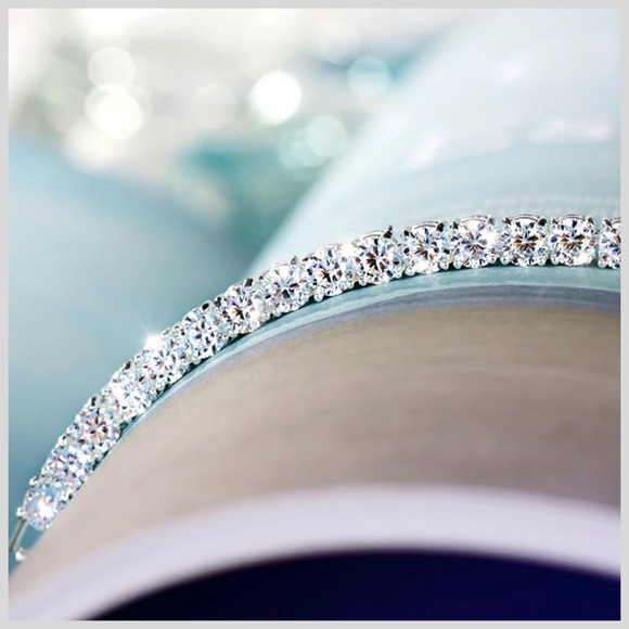 🎁 Swarovski Crystals Silver Tennis Bracelet .25K - Picture 3 of 7