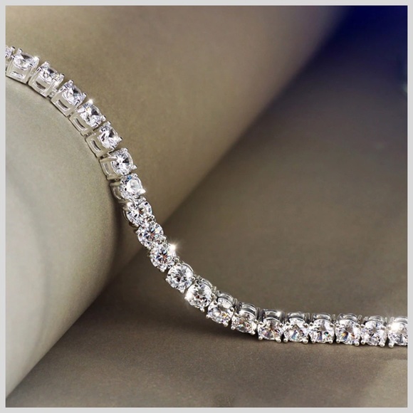 🎁 Swarovski Crystals Silver Tennis Bracelet .25K - Picture 4 of 7