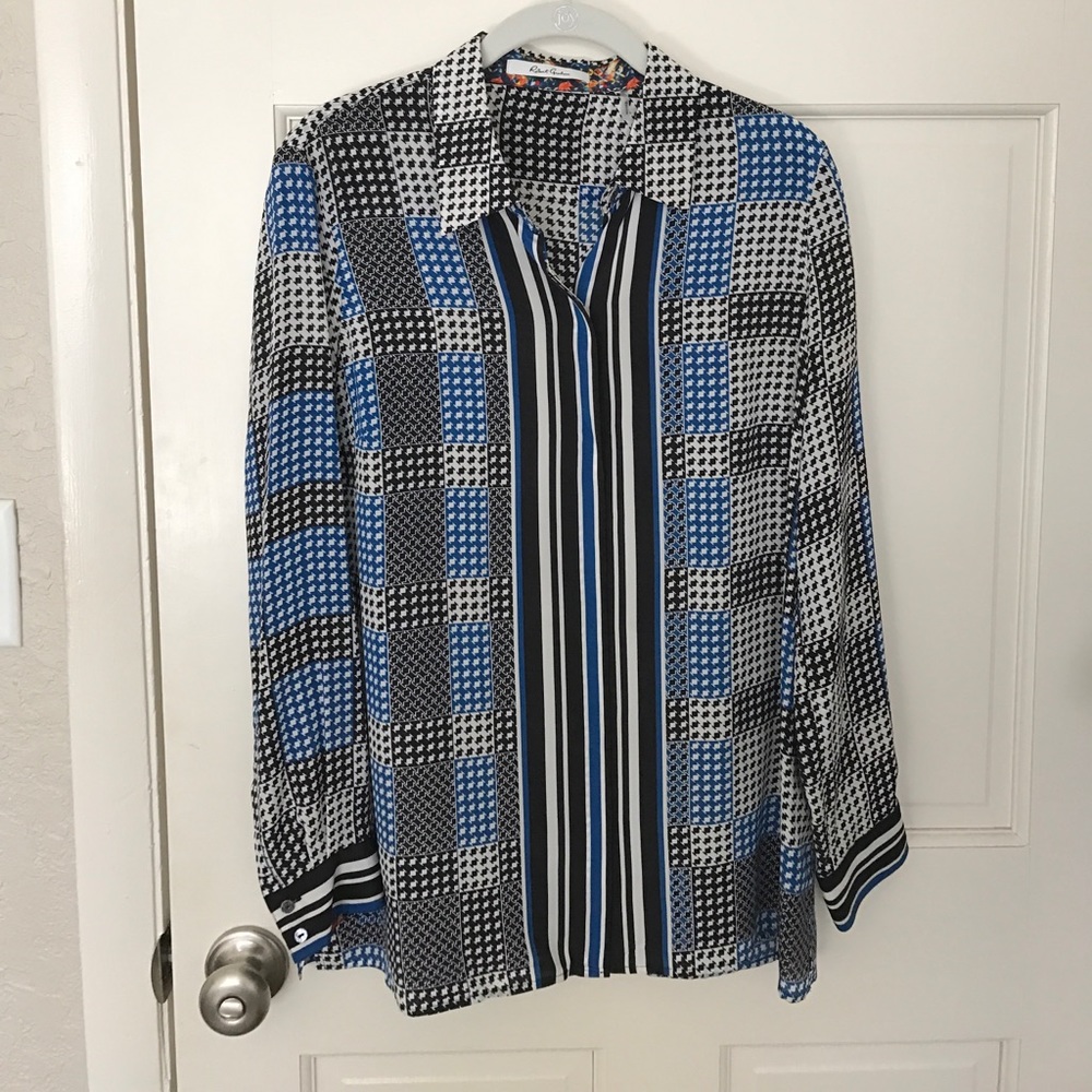 Silk button up Robert Graham blouse M worn twice