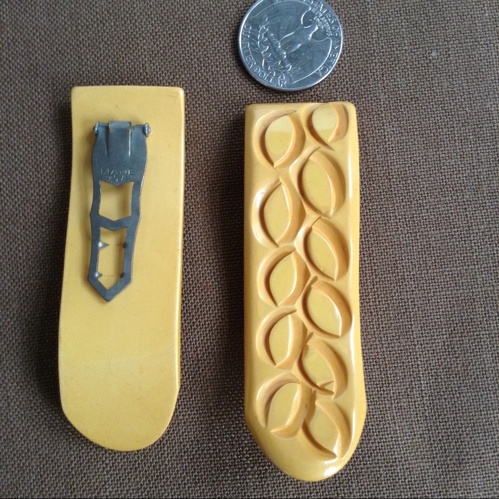 Vintage Carved Bakelite Dress Clips pair - Picture 5 of 8