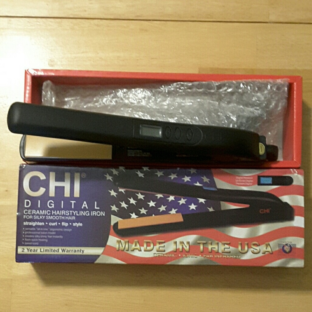 NIB CHI DIGITAL HAIR STRAIGHTENER FLAT IRON
