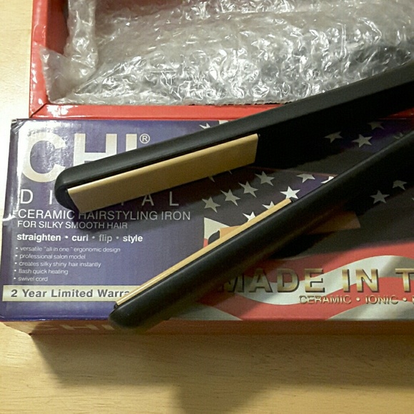 NIB CHI DIGITAL HAIR STRAIGHTENER FLAT IRON - Picture 2 of 3