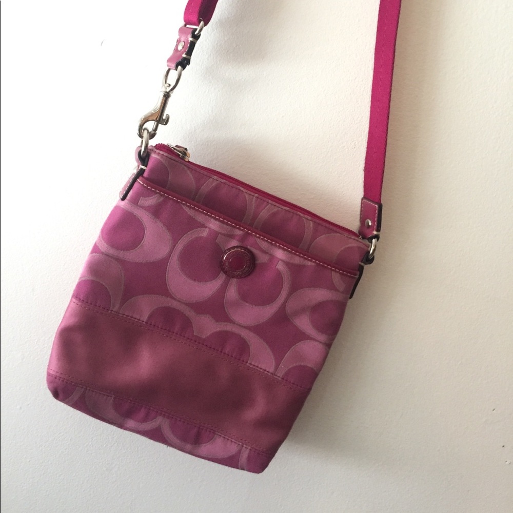 {Coach} Pink crossbody purse