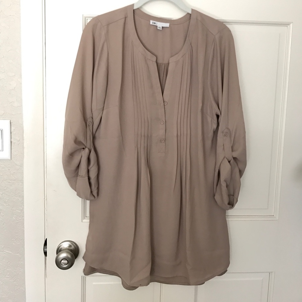 NWOT beige blouse size M