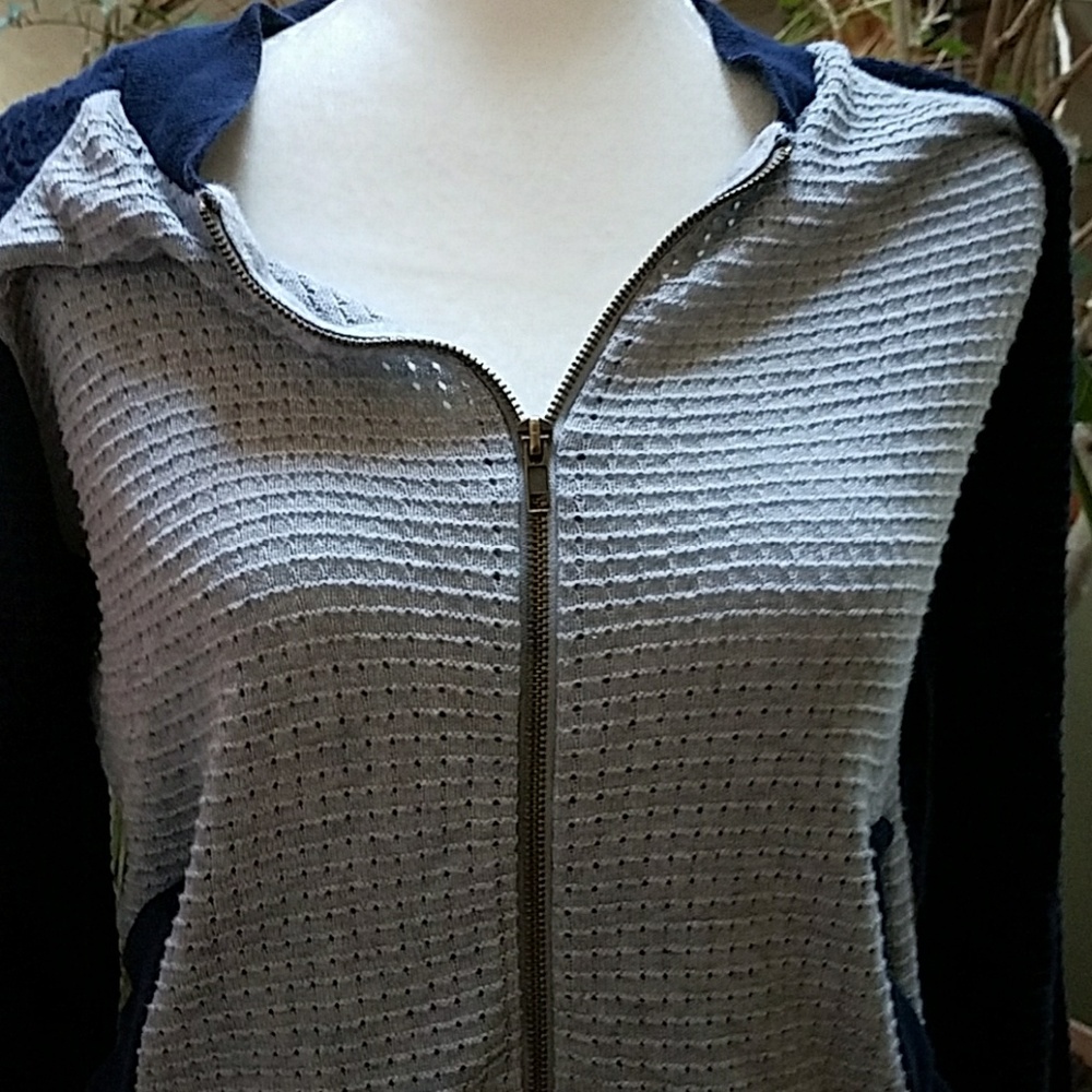 Zip-Up jacket - Picture 2 of 4