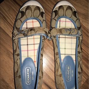 Adorable slip on coach flats sz 9.5