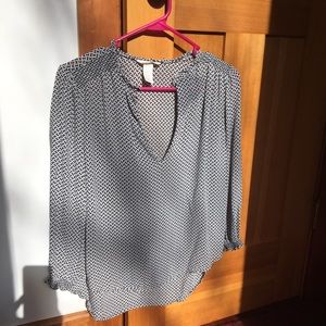 H&M butterfly print pullover blouse 3/4 sleeve