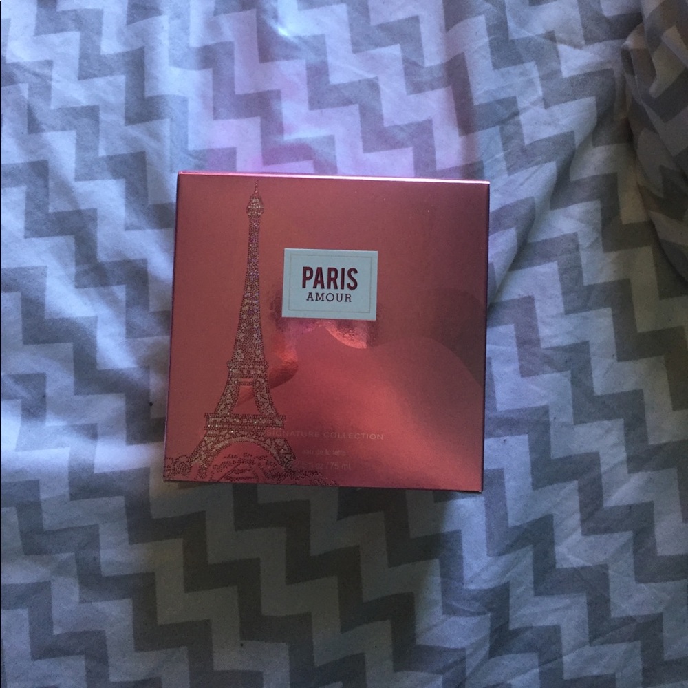 DISCONTINUED Paris amour perfume