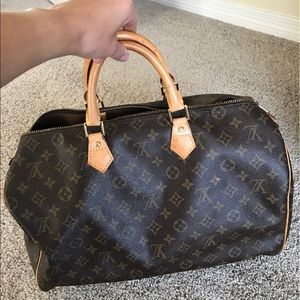 Louis Vuitton speedy 35 handbag