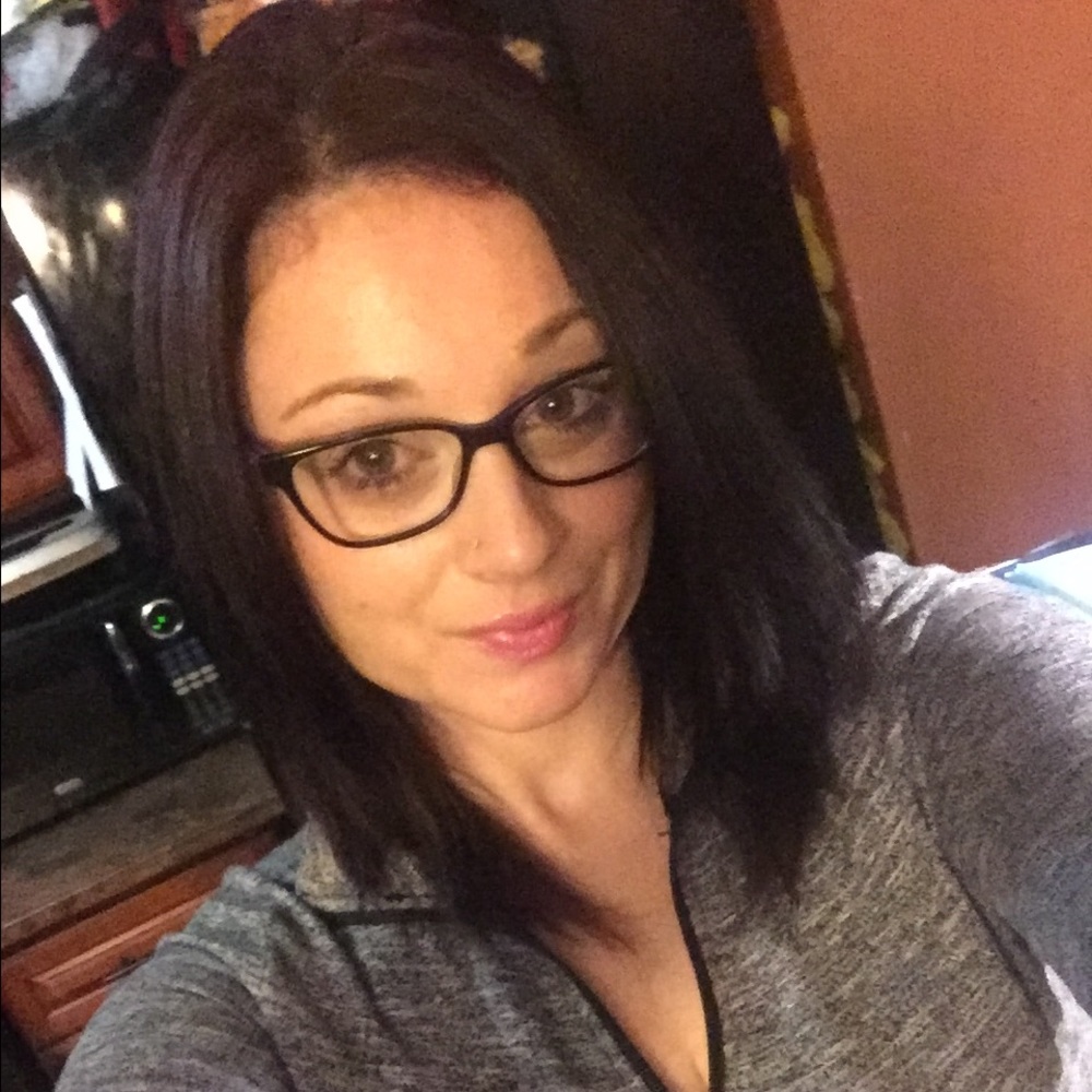 Meet your Posher, Raquel