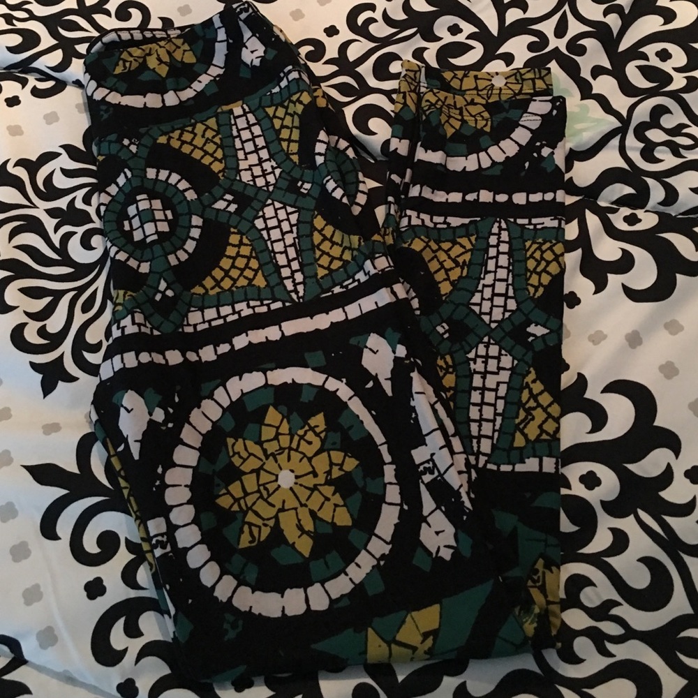 LulaRoe Stained glass leggings. One size.