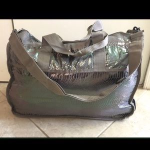 Weekend Rolling Duffle Bag! Photo by @kmc4781