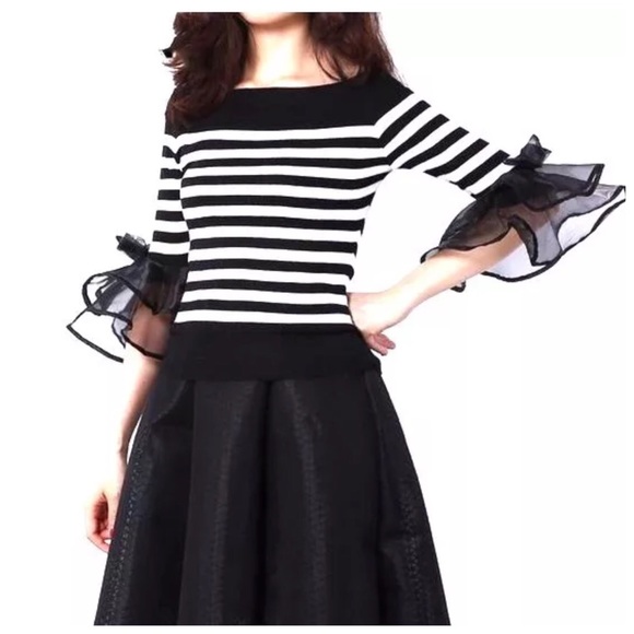 Black Tulle Bow Sleeve Sleeve Sweater - Picture 3 of 6