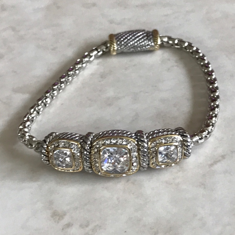 💝NEW Fashion Two-tone Bracelet w/Crystals 💝
