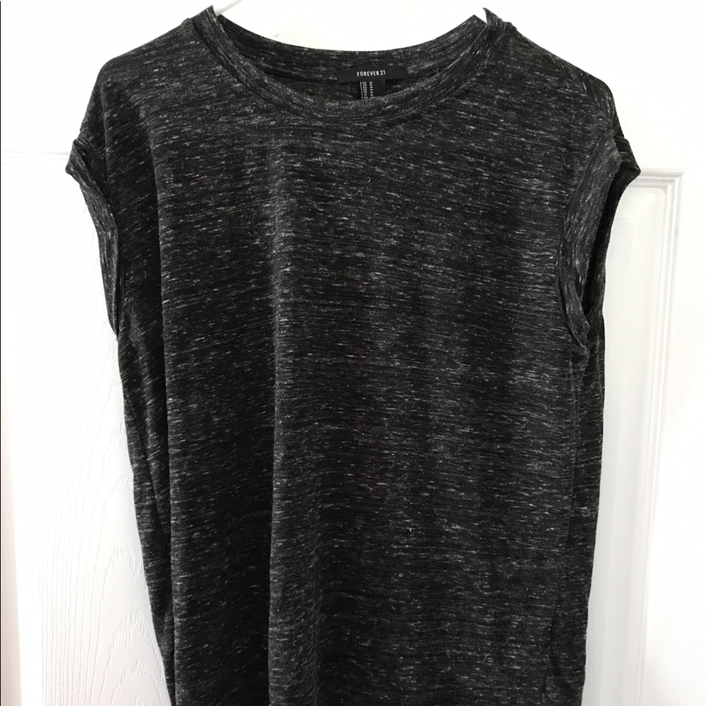 Grey tshirt