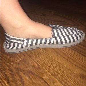 Sanuk dress/causal shoe