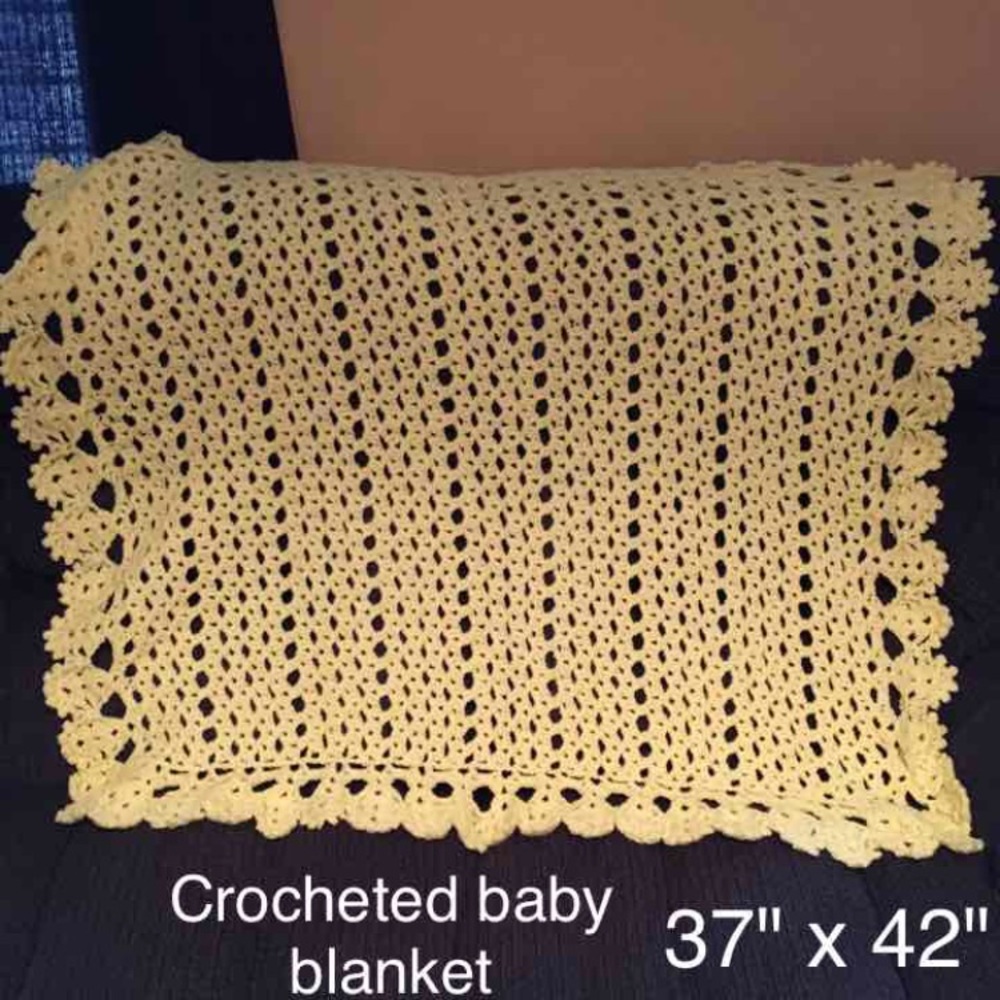 Pale yellow baby blanket