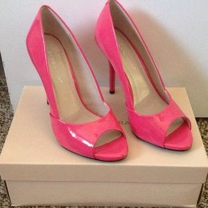 BCBGeneration pink high heel