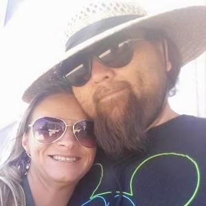 Meet your Posher, Dee