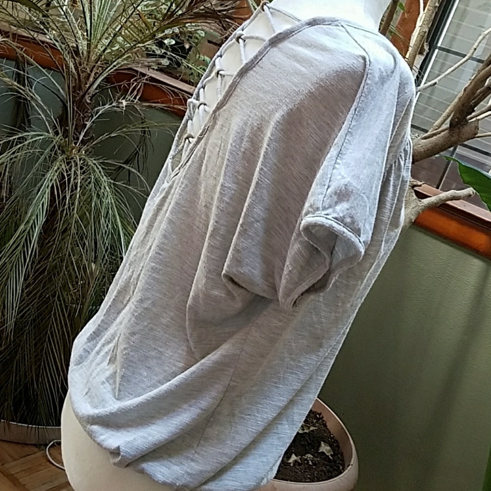 Grey top