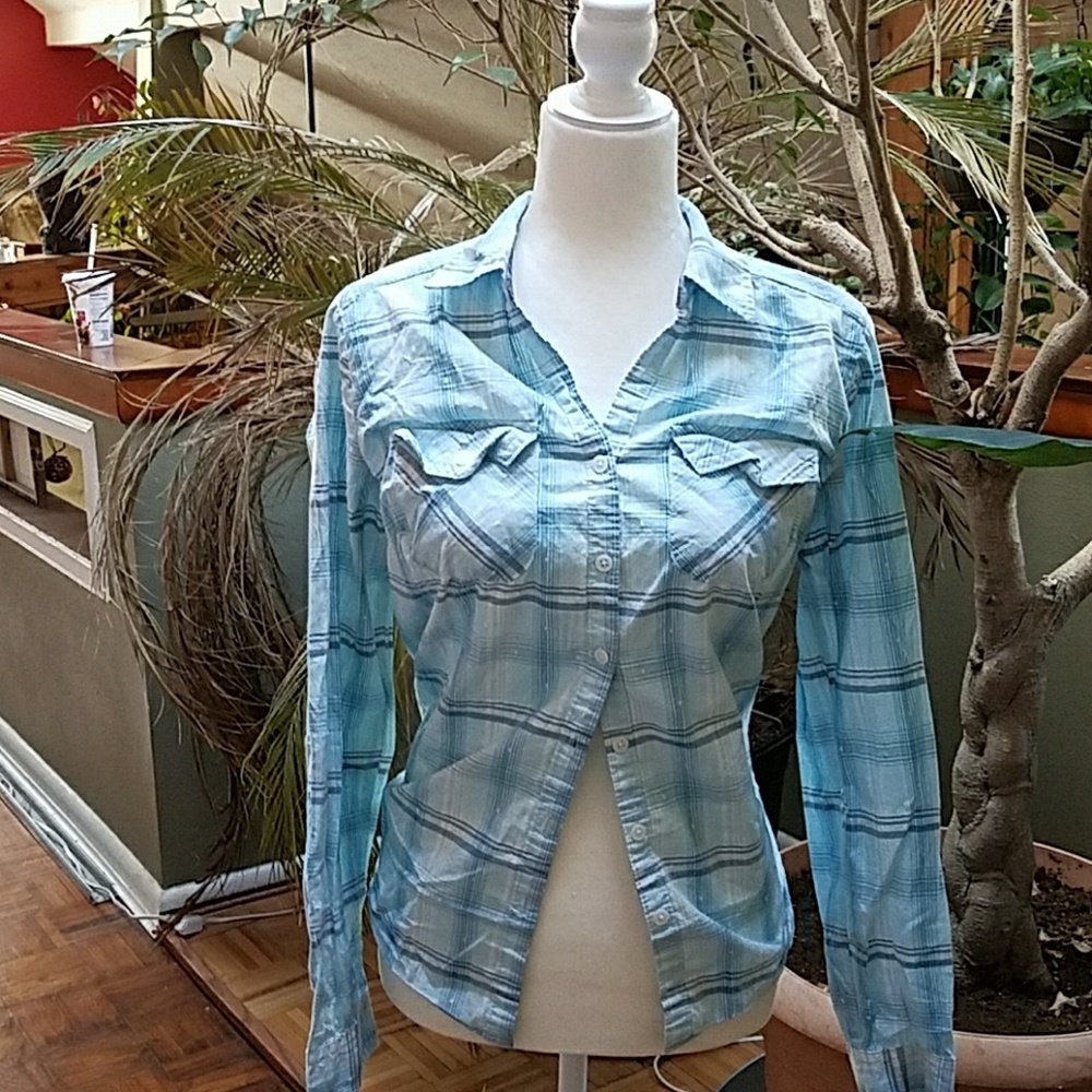 Button Up - Picture 2 of 6