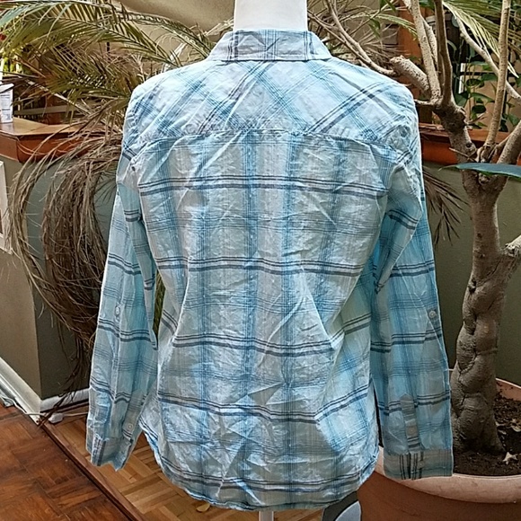 Button Up - Picture 4 of 6