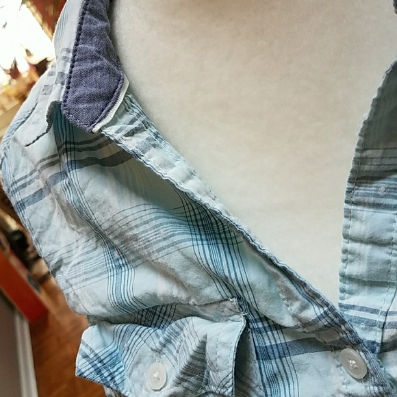 Button Up - Picture 6 of 6