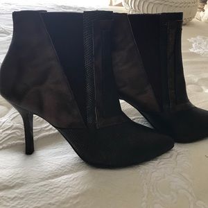 DONALD J PLINER BOOTIES