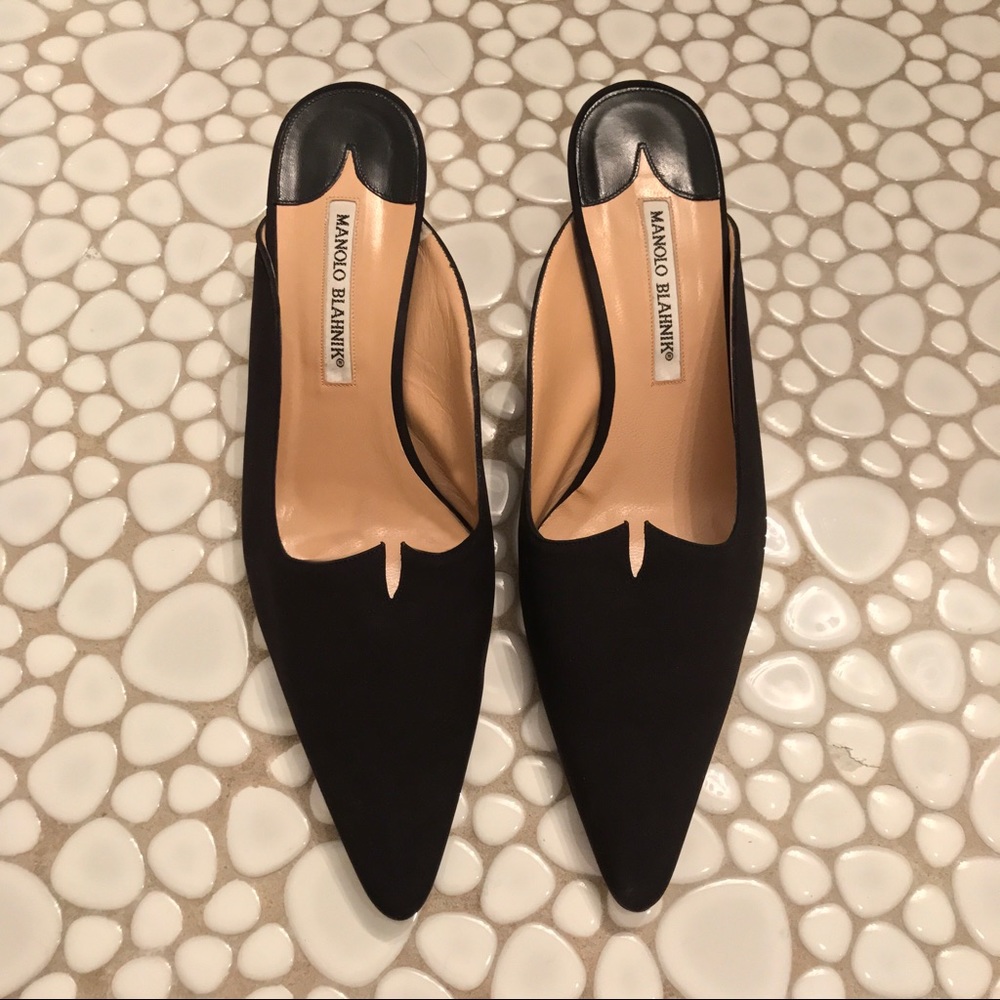 Manolo Blahnik kitten heel mules - perfect staple!
