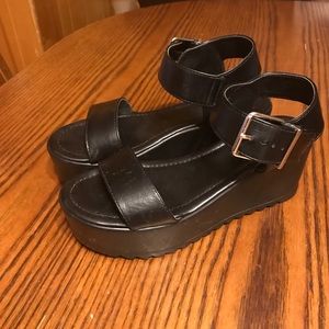 Black platform Sandal