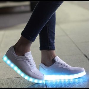 LED tennis shoes for women