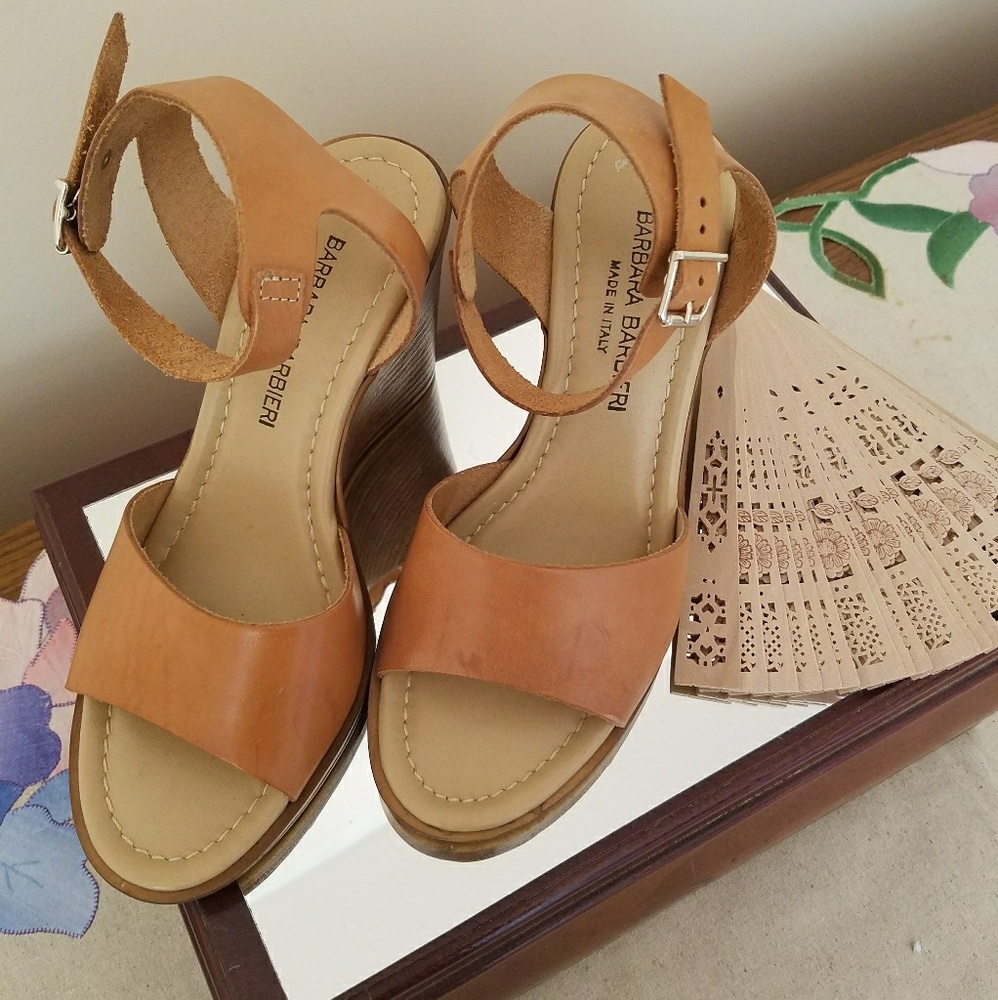 Barbara Barbeiri wedges