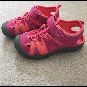 Toddler Osh Kosh water sandals size 12