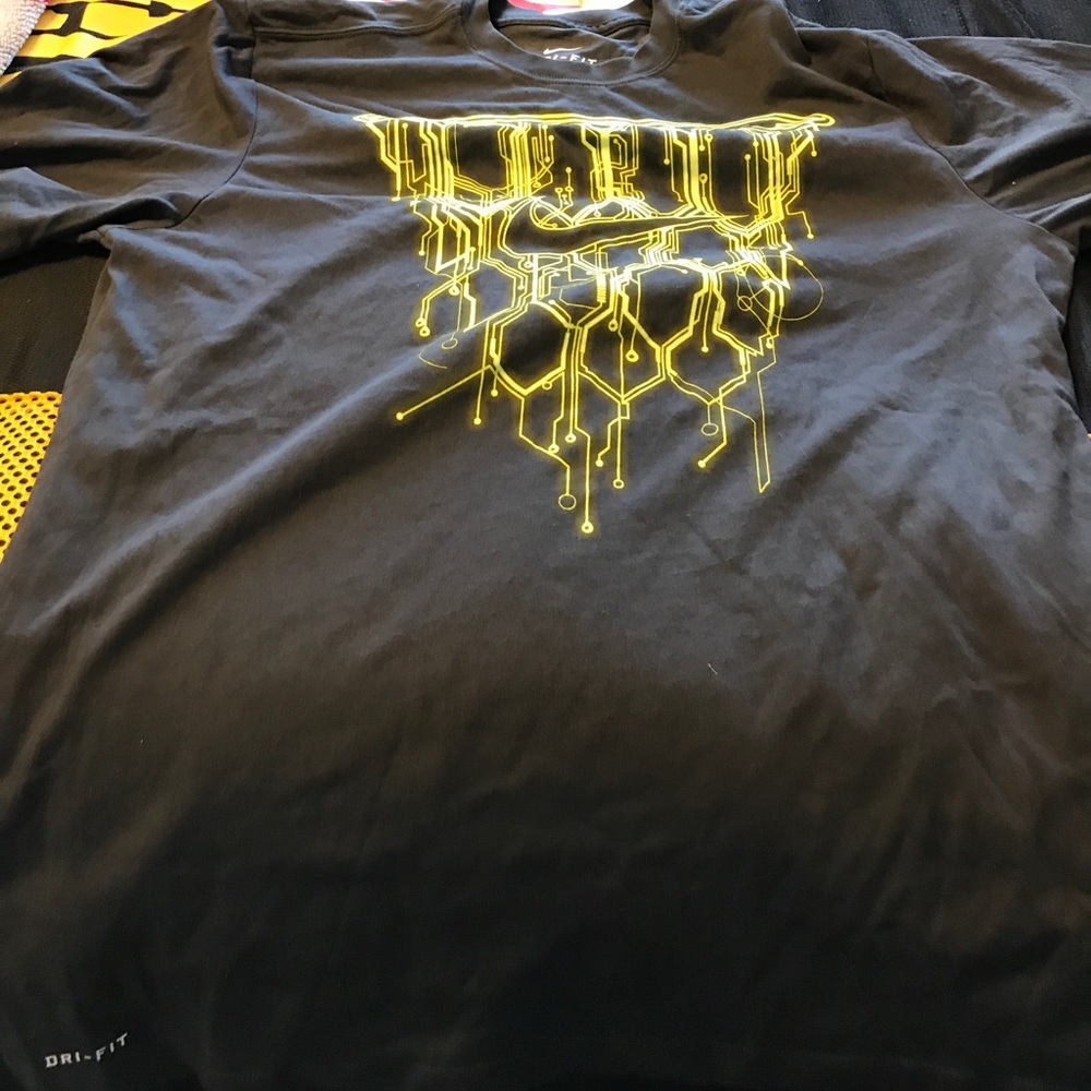 Drifit Nike shirt