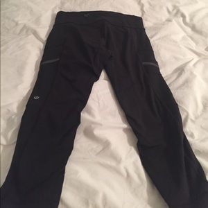 Cropped pants with pockets