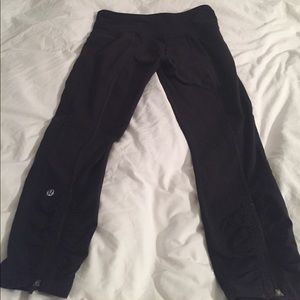 Cropped pant with zipper