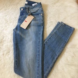 Levi "legging" skinny jeans