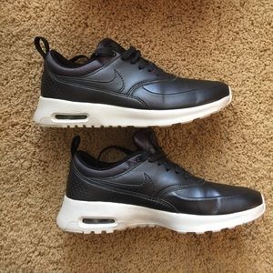 NIKE AIR MAX THEA SE