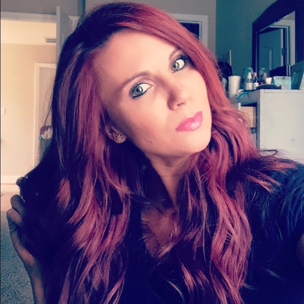 Meet your Posher, Leigh-anne