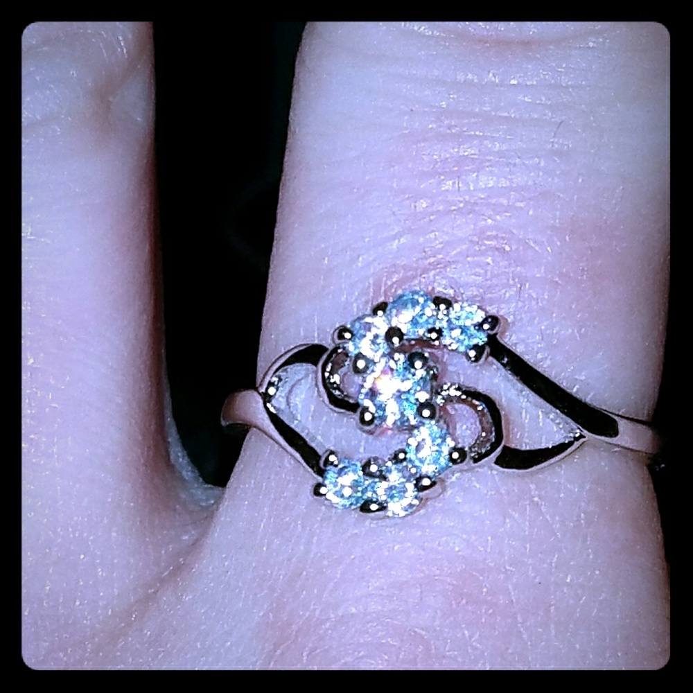 S shaped size 8 ring