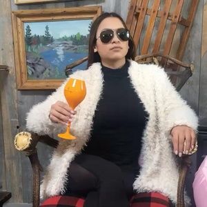 Meet your Posher, Ariana