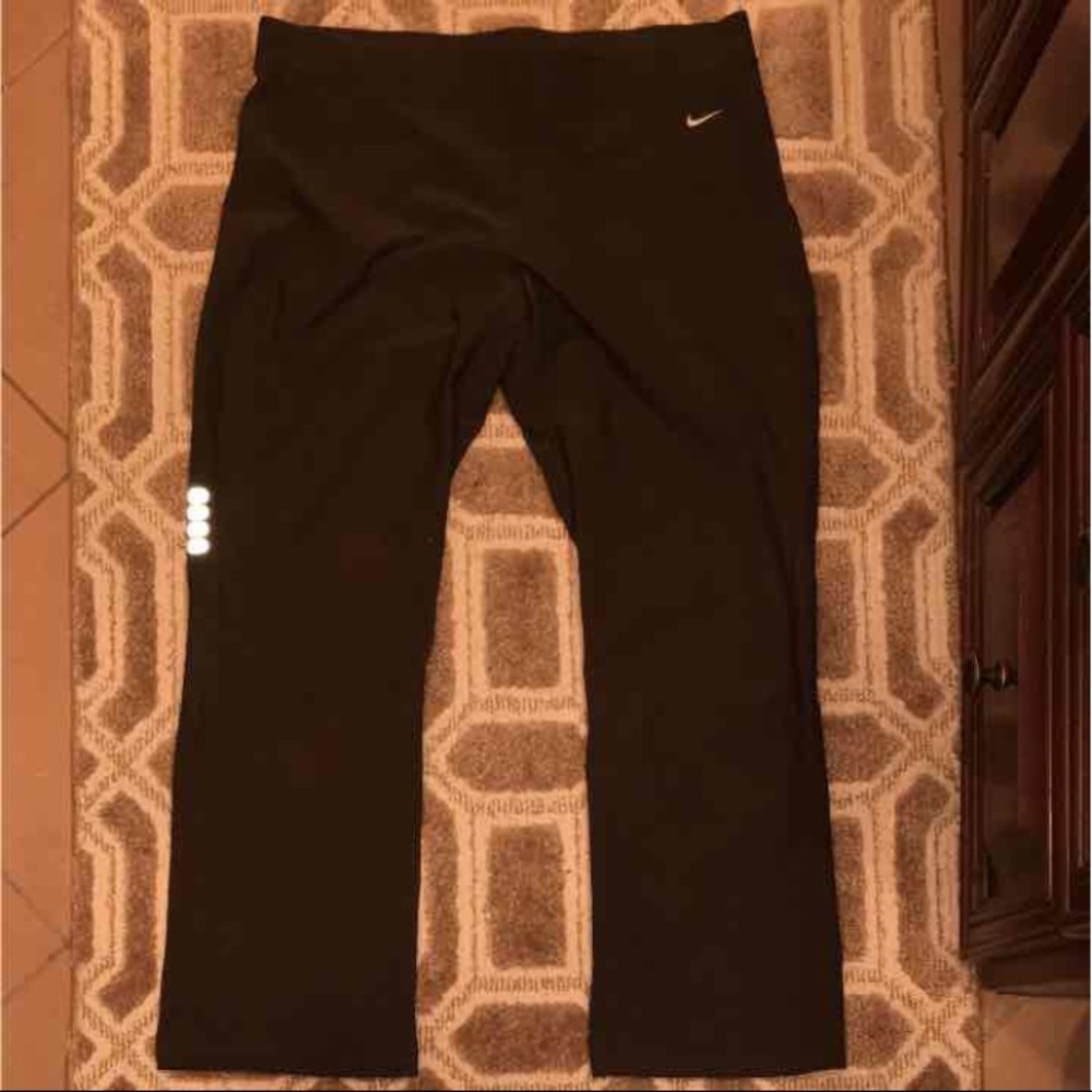 Nike Olive Green Crops (L)