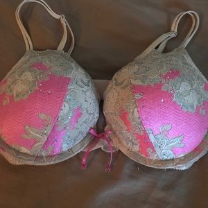 "Very Sexy" plunge bra NWOT